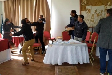 بنسليمان ….مستشارو جماعة عين تيزغة يحولون قاعة دورة فبراير لحلبة للملاكمة